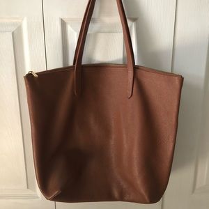 Cuyana Classic Leather Zipper Tote